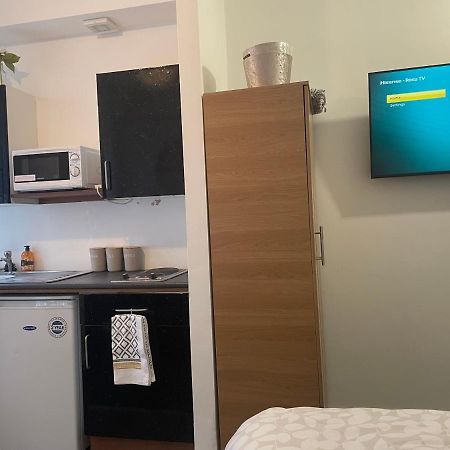 Bv Comfy Budget Studio At Quebec Street Bradford Bradford  Exteriör bild
